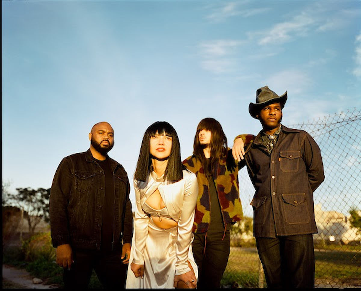 New release | Khruangbin x Leon Bridges